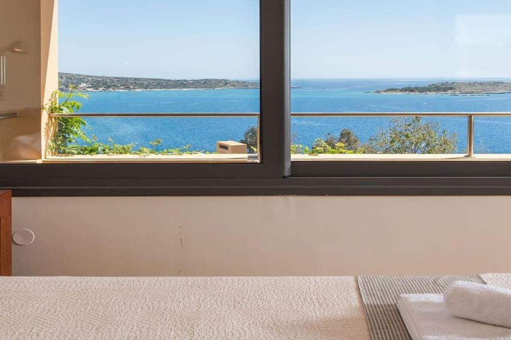 Villa Daphne By The Sea