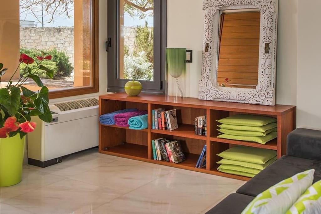 Daphne By The Sea Villa *