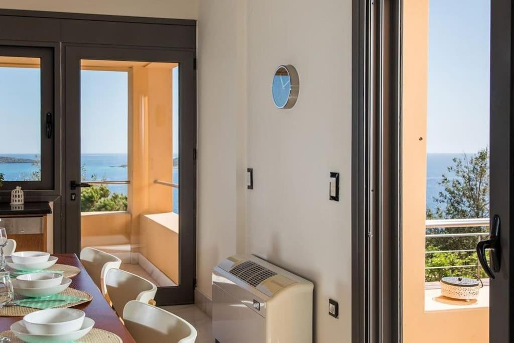 Villa Daphne By The Sea