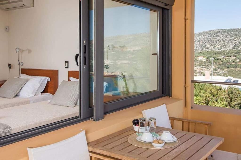 Villa Daphne By The Sea *